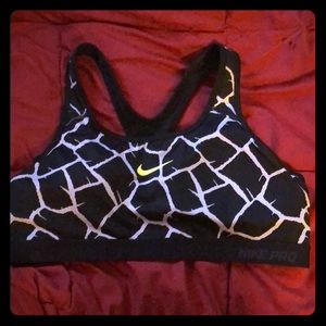 Nike pro sports bra